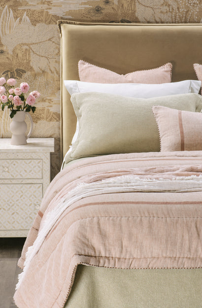 Leggera Pink Clay Throw