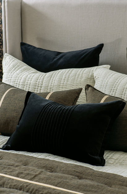 Piega Black Cushion