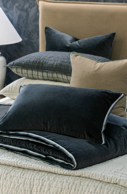 ruban midnight cushion