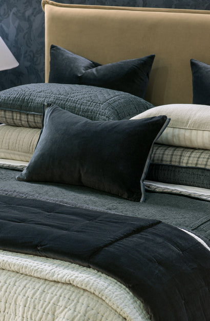 ruban midnight cushion