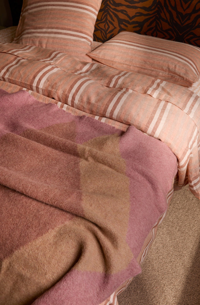 Hazelnut Stripe Eurocase - Set of 2