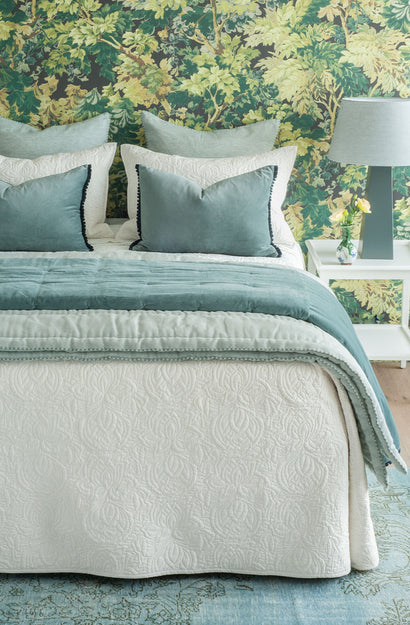 Fleur De L'Eau Ivory Bedspread