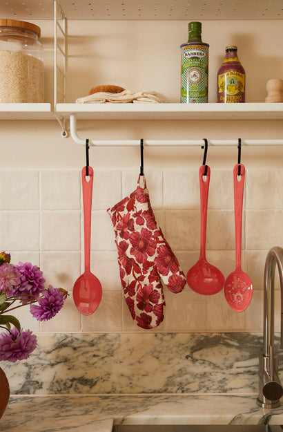 Leon Cerise Oven Mitts Set of 2