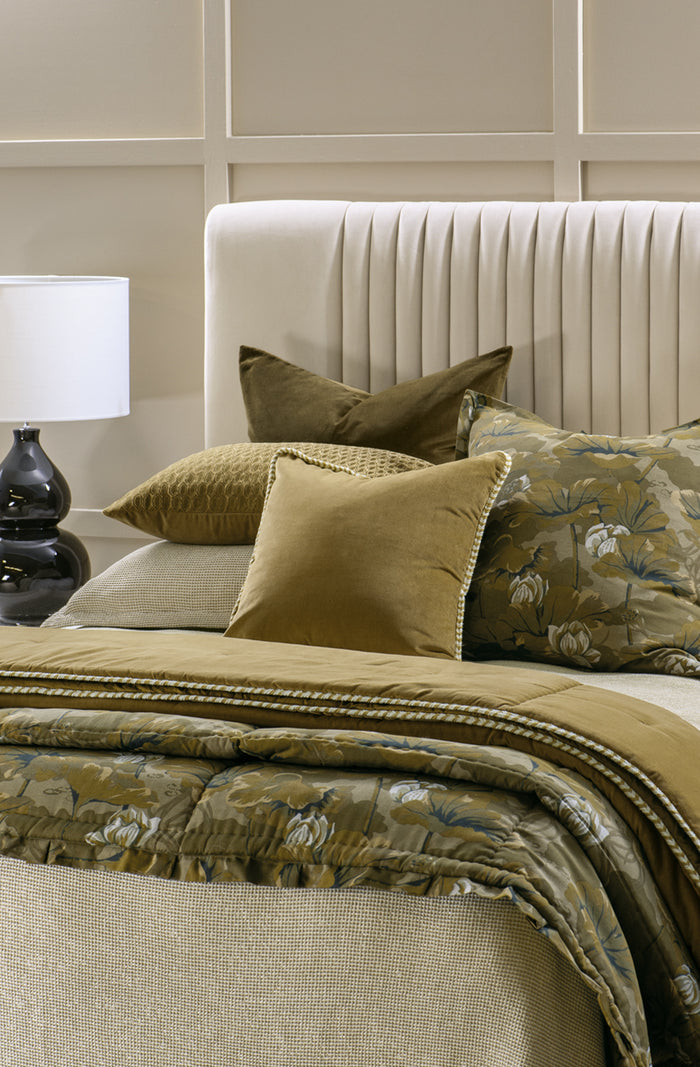 Waterlily Olive Comforter