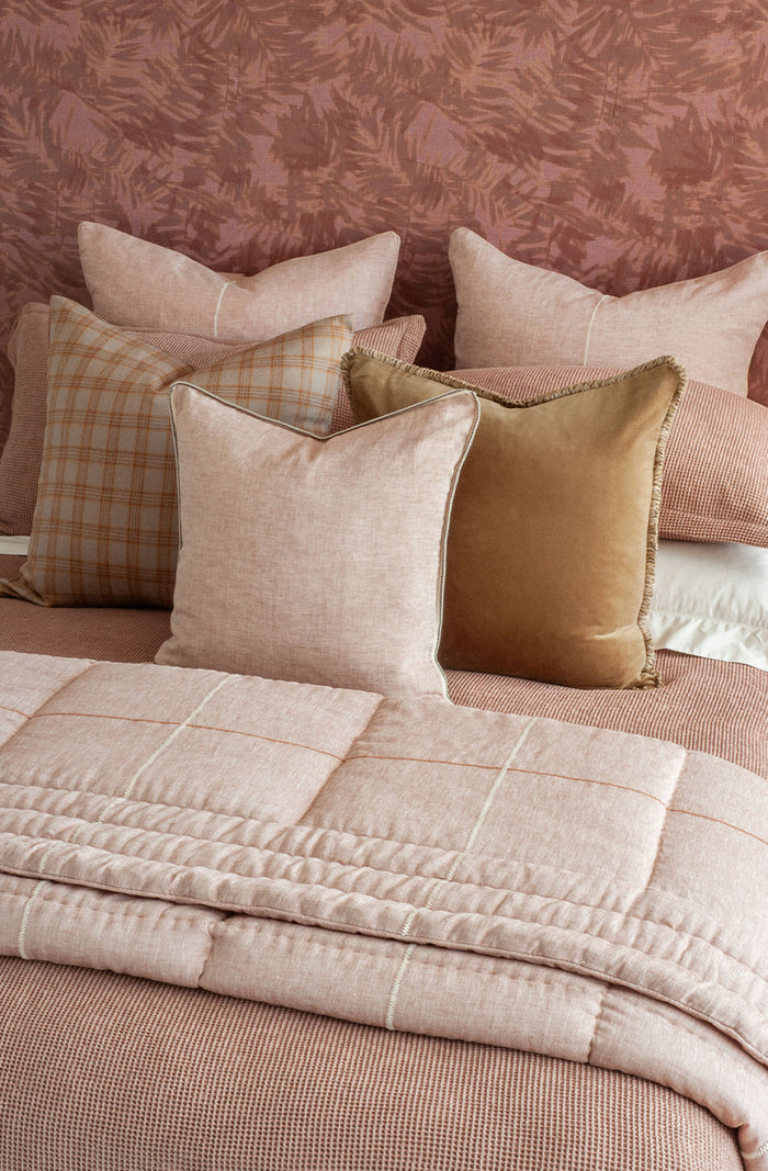 Tobiishi Pink Clay Comforter