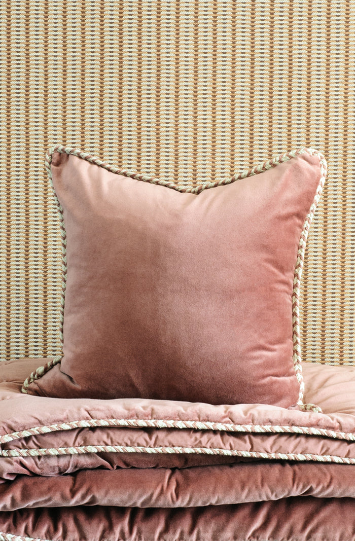 Treccia Deep Rose Comforter