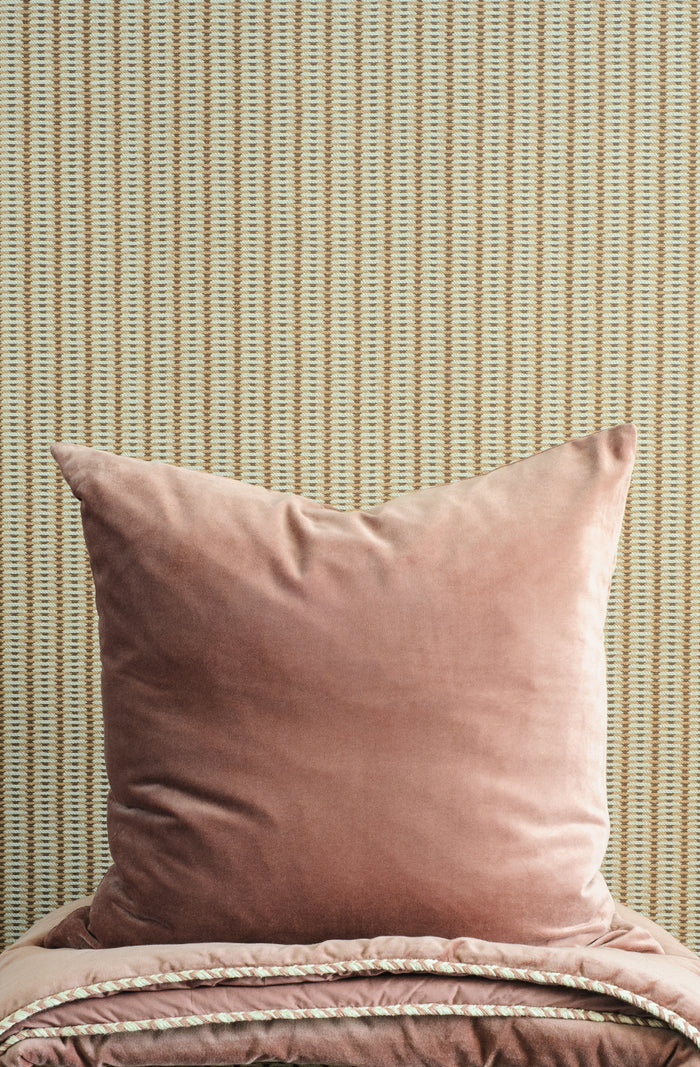 Treccia Deep Rose Comforter