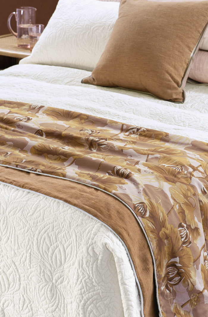 Waterlily Clay Throw