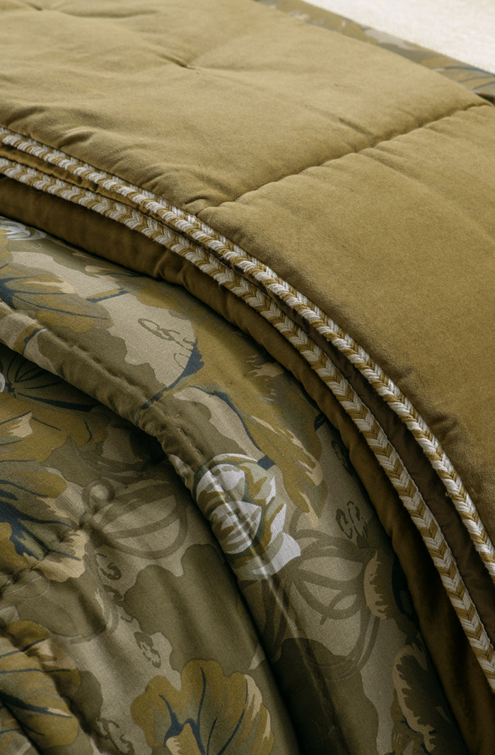 Waterlily Olive Comforter