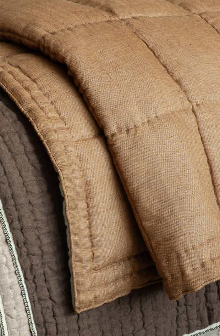 Yosumi Nutmeg Comforter