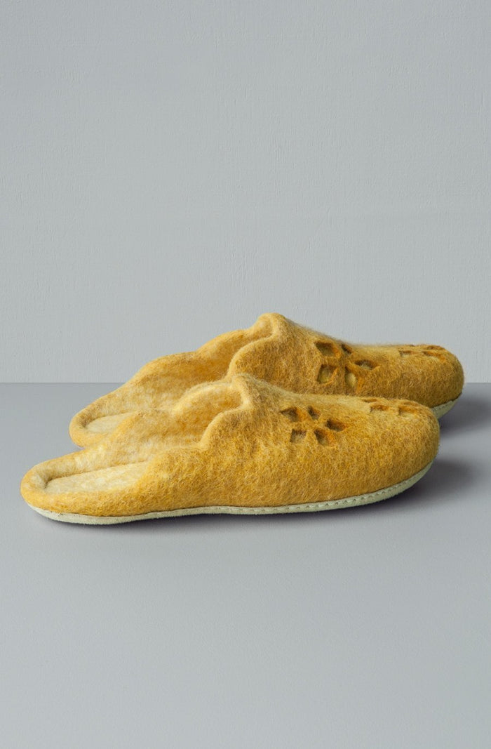 uteki slide slipper ochre