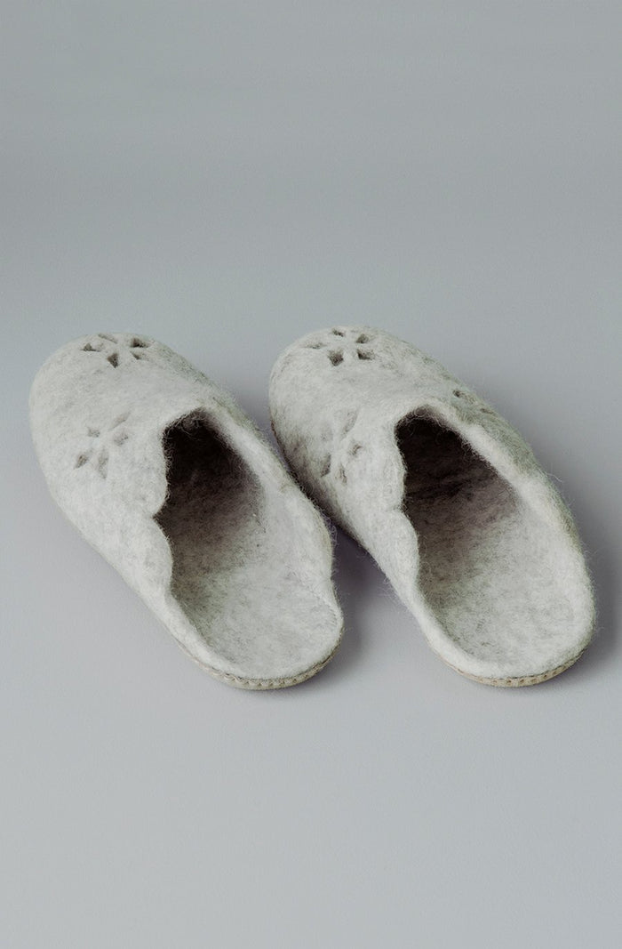uteki slide slipper light grey