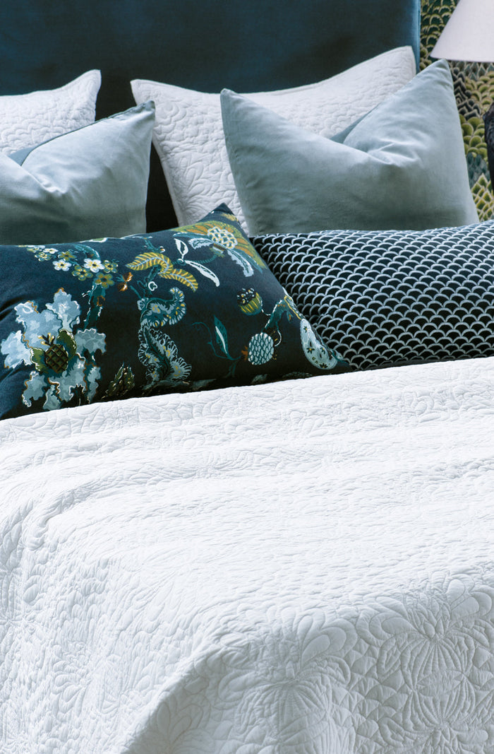 Fontanella White Bedspread