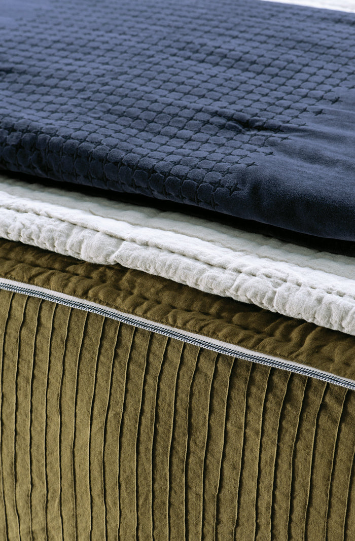 Kaiyu Moss Bedspread