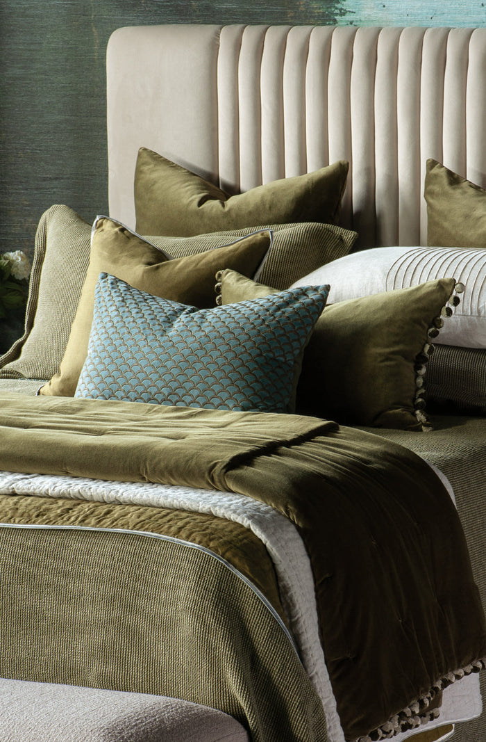 cerchio olive cushion