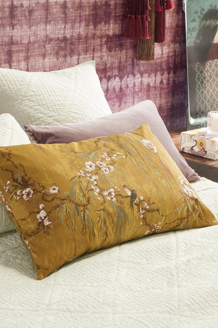 Mateo Lavender Quartz Cushion