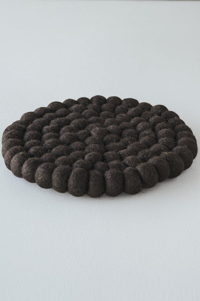 pecora felt trivet - walnut